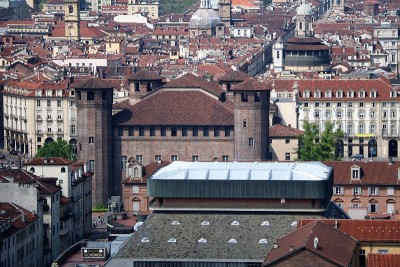 从Mole Antonelliana到Castello degli Acaja在Piazza Cas