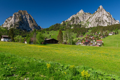 Brunni-Holzegg-Müsliegg Mythen地区的步道