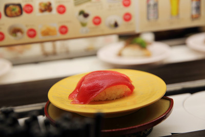 日本寿司店的金枪鱼寿司