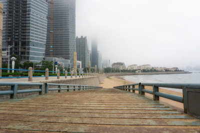 青岛海岸线的现代建筑