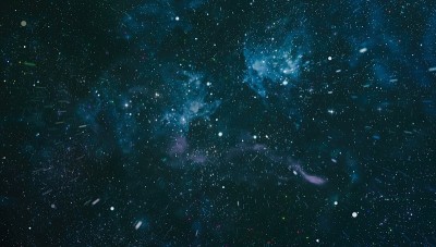 新的大型全景观察深空。满是星星的黑暗夜空。
