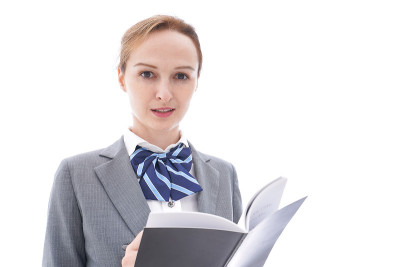 穿制服的学生记笔记