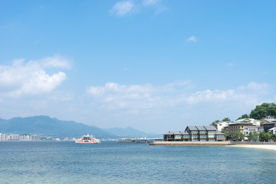 宫岛码头和2号渡轮的景色