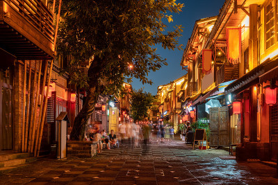 中国重庆古镇街道夜景