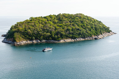 高角度观看岛屿和安达曼海