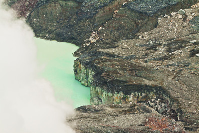 火山火山口湖-哥斯达黎加