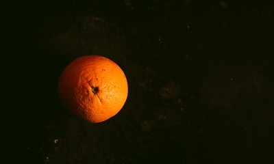 橙色