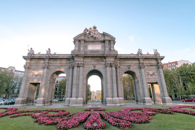 西班牙马德里的Alcala门(Puerta de Alcala)。