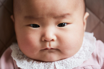 亚洲可爱新生儿