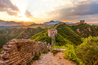 夕阳下的长城