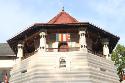 Sri Dalada Maligawa或圣牙舍利寺是斯里兰卡康提市的一座佛教寺庙