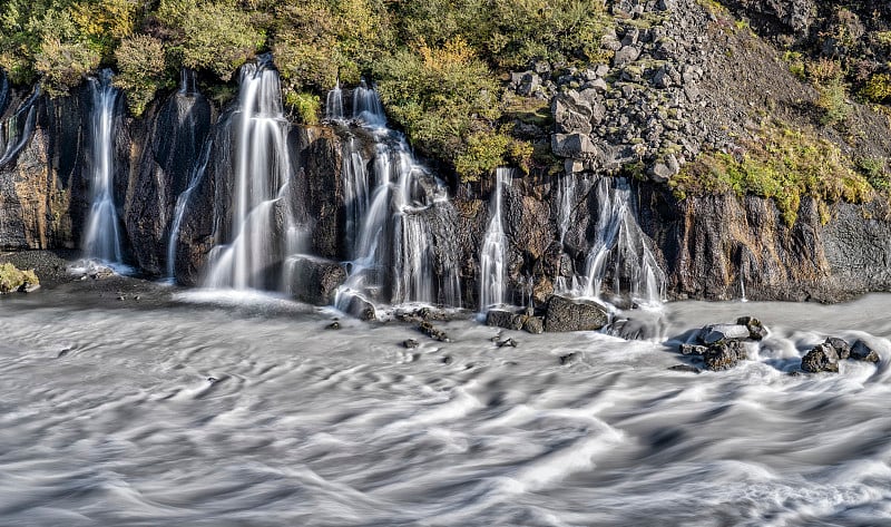 冰岛hraunfossar瀑布