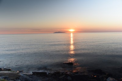 科西嘉岛美丽的海景和日出