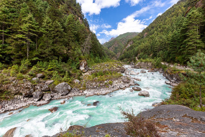 珠穆朗玛峰，珠穆朗玛峰大本营的吊桥，喜马拉雅山脉，萨加玛塔国家公园，尼泊尔。