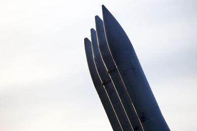 空中有大型军用火箭
