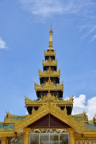 缅甸的金屋顶寺庙