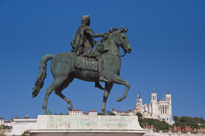 在bellecour地方的路易十四骑马雕像