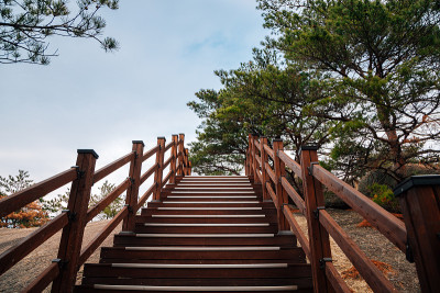 Yeongnangho Lake Beombawi岩楼梯，Sokcho，韩国