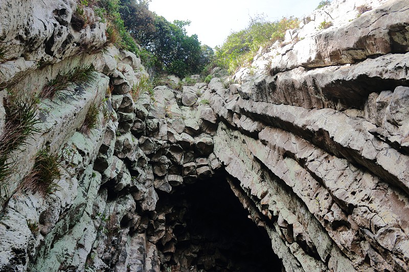 如沙洲状节理、奇岩、峭壁、海岸、