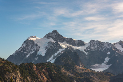 美国华盛顿，夏天，艺术家点区域的Shuksan山的风景。