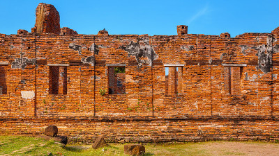 泰国大城府历史公园内的佛寺寺，是联合国教科文组织世界遗产