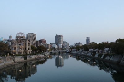 广岛的倒影
