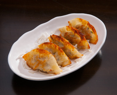 平底锅煎饺子