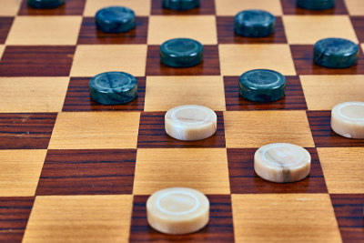 半宝石跳棋