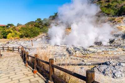 日本长崎县旅游景点“云仙地狱”和“云仙温泉”的照片