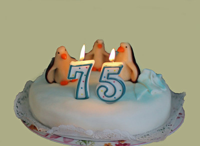 75年的生日蛋糕