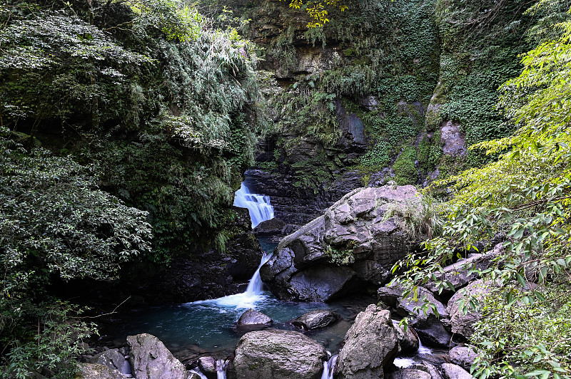 三峡满月园国家森林游憩区内的瀑布。