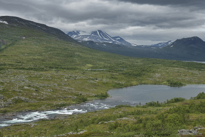 俯瞰Tarraätno河和Tarradalen - Tarra山谷沿着Padjelantaleden