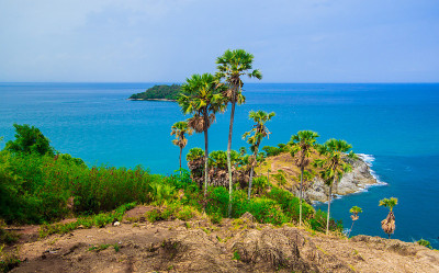 Phromthep海角是一座岩石山