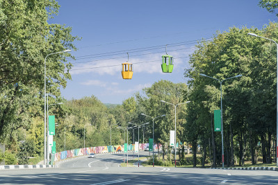 索道车厢过马路