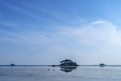 印度尼西亚宾坦岛的美丽天空和海滩