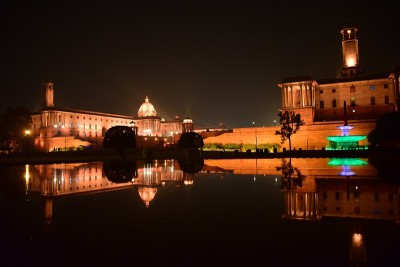 印度德里的Rashtrapati Bhawan五颜六色的夜景，著名的Rashtrapati Bhaw