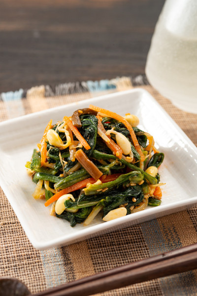 菠菜纳穆尔