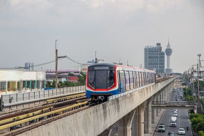 东南亚泰国曼谷的轻轨和城市景观