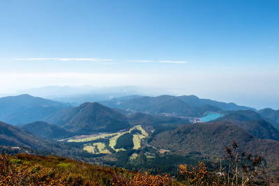 日本乌仁尼塔山口的云仙山和云仙天草国家公园的绚丽秋景。