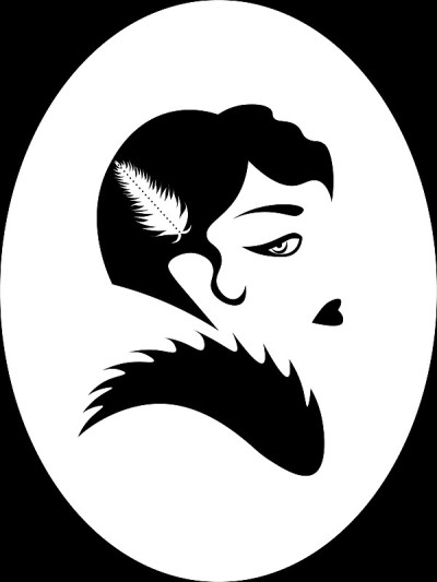 20多岁的骄傲女人的肖像，头发上插着羽毛