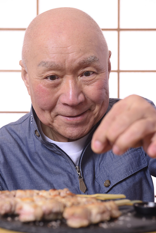 高级盐烤鸡肉串