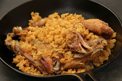 Ayam Goreng Kremes，来自日惹的传统全炸鸡配美味脆皮