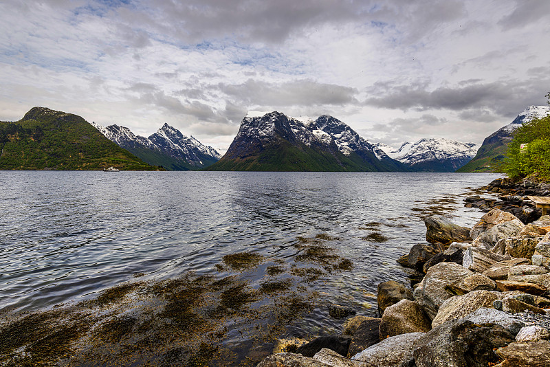 挪威霍恩德峡湾内的风景