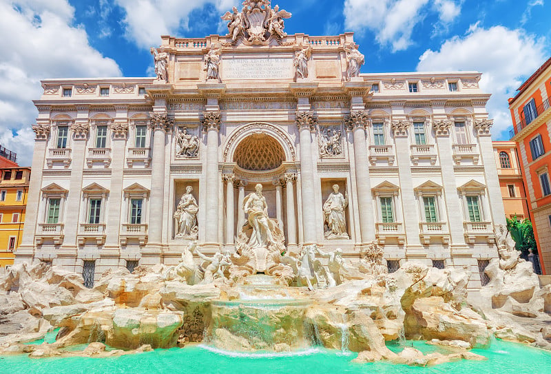 著名的和罗马最美丽的喷泉之一——特莱维喷泉(Fontana di Trevi)。