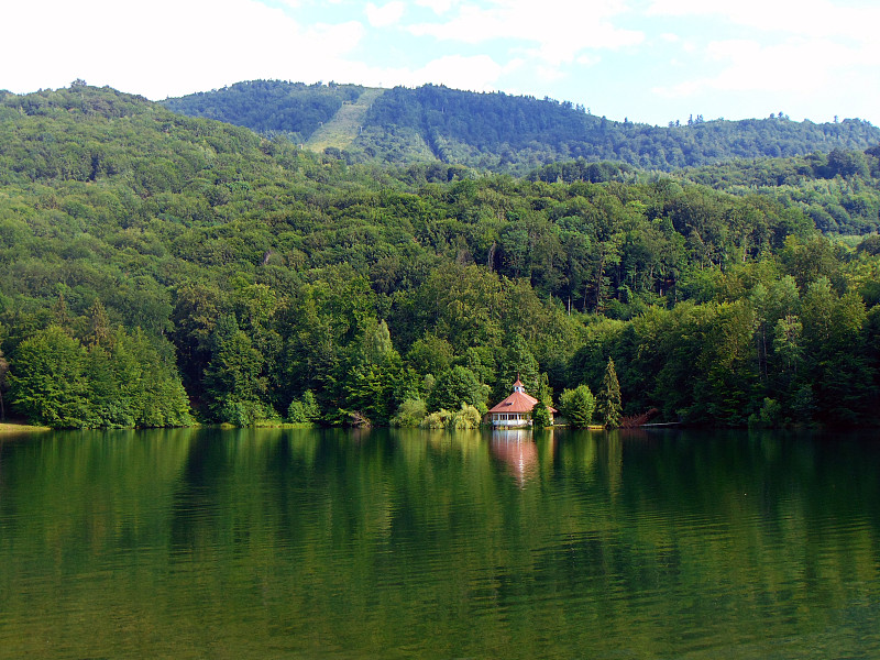 在马拉尔郡的Bodi lake (Mogosa)