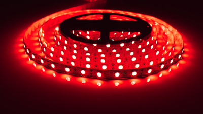 Led带红光卷