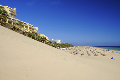 海滩Playa de Morro Jable, Fuerteventura，西班牙。