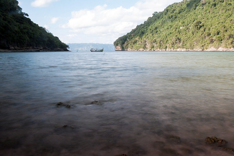 努沙巴龙岛