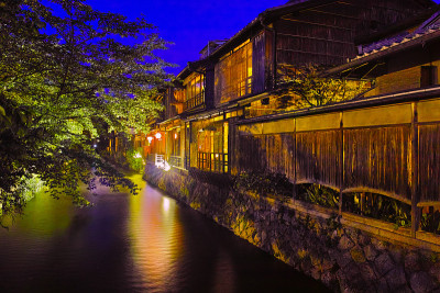 京都夜的祗园白川风光