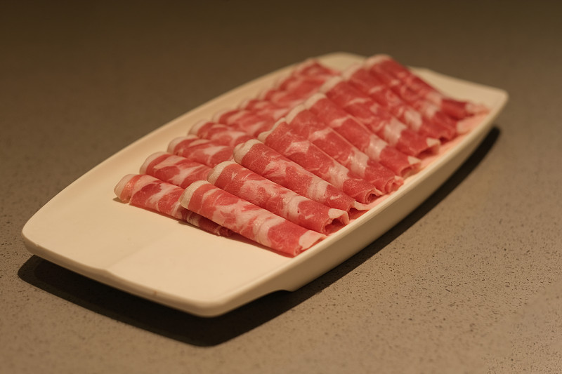 一盘羊肉卷